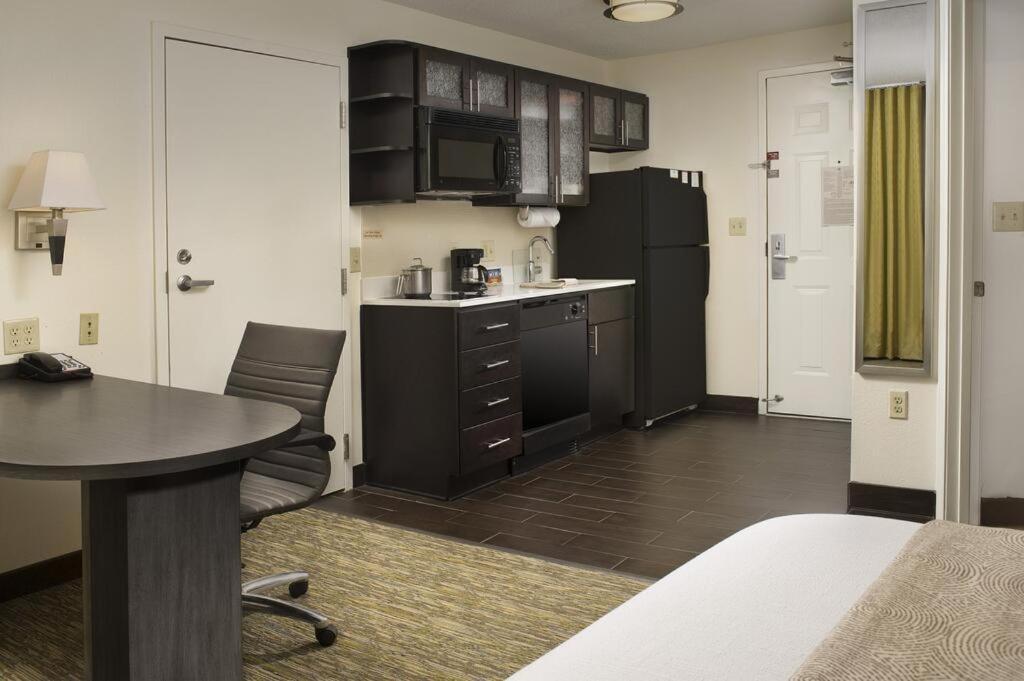Candlewood By Ihg Hotel 3*