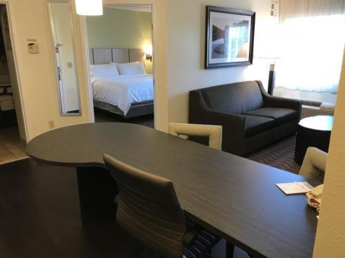 Candlewood By Ihg Belle Vernon